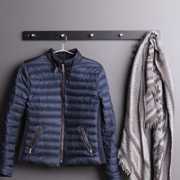 Porte-manteau Padova - Noir | Bois de pin et acier, 5 crochets