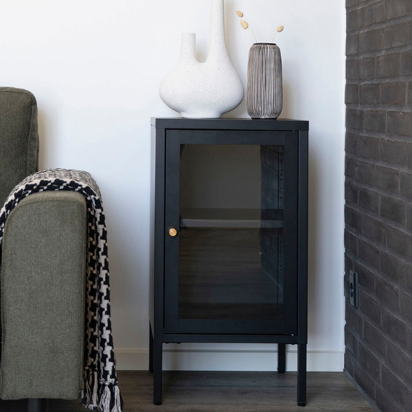 Armoire Dalby en acier noir et verre