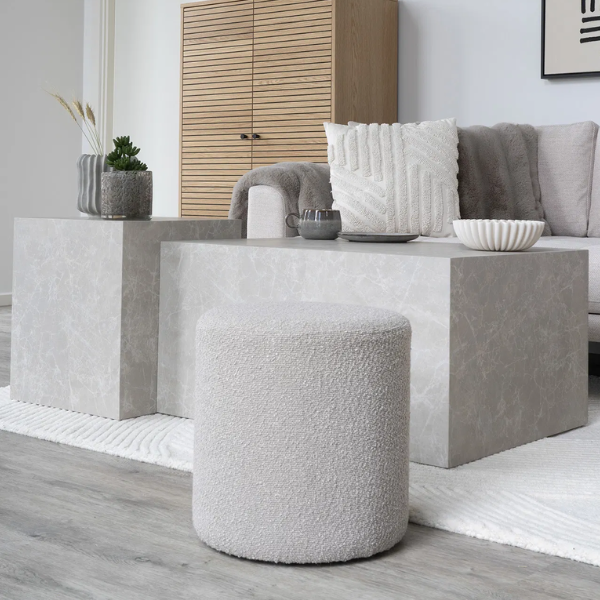 Pouf en bouclette beige : Ø34x36 cm