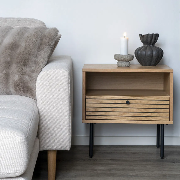 Table d'appoint en chêne Kyoto avec tiroir et pieds en métal