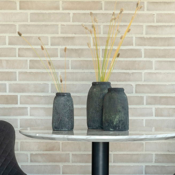 Vases anciens en terre cuite gris clair Lot de 3