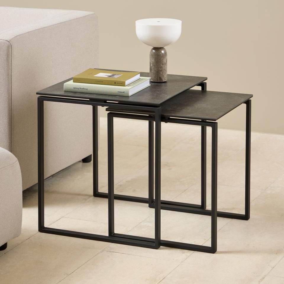 Ensemble de 2 tables d'appoint Nicola - céramique et acier - marbre noir