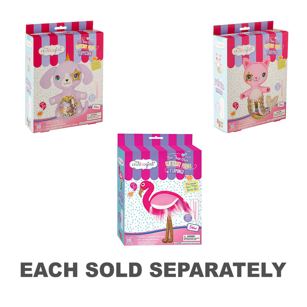 Ma fille de studio coudre un oreiller glitterati