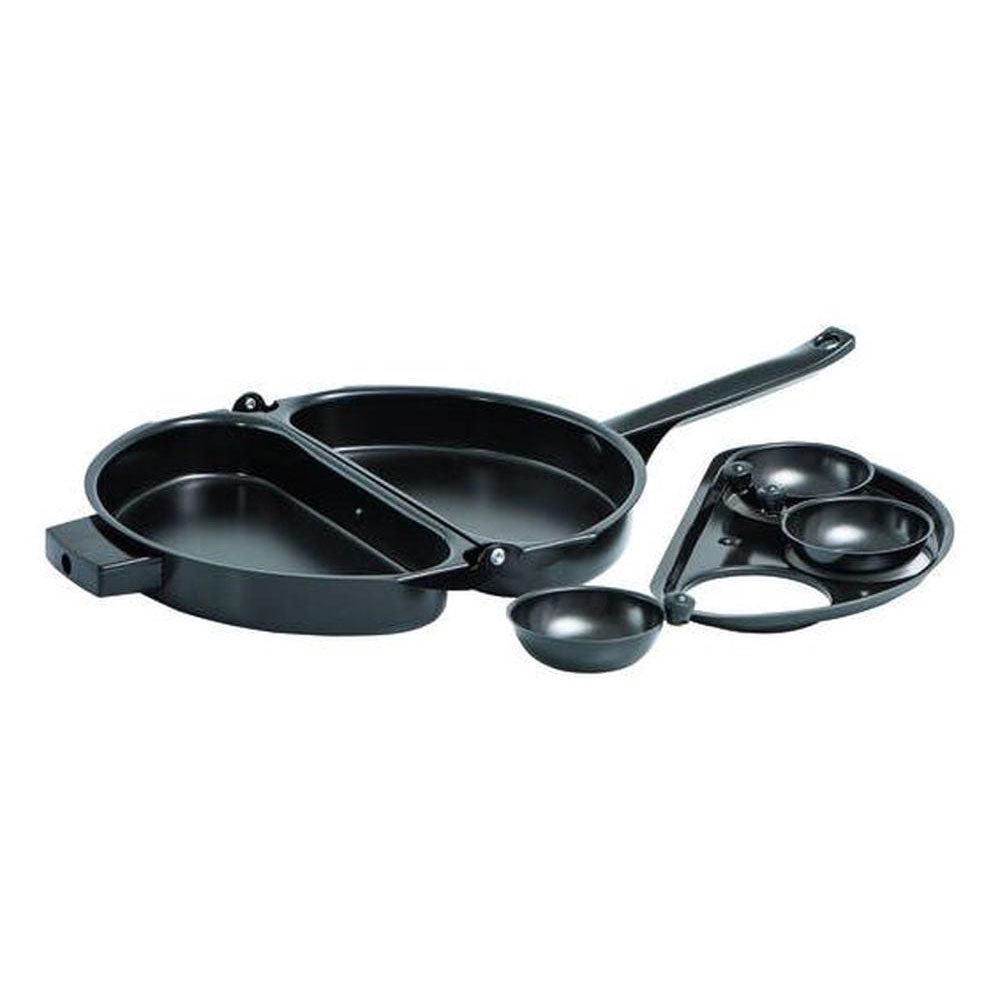 Omelette et poêle à œufs