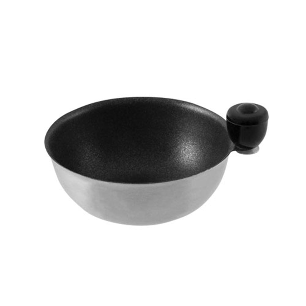 Tasse avanti non de braconnier d'oeuf sans bâton